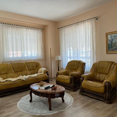 Era'S Apartment Τίρανα Εξωτερικό φωτογραφία