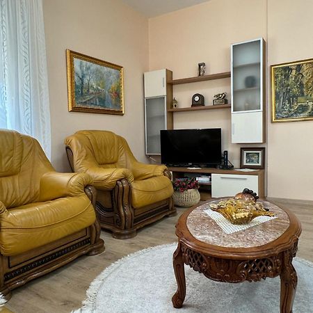 Era'S Apartment Τίρανα Εξωτερικό φωτογραφία